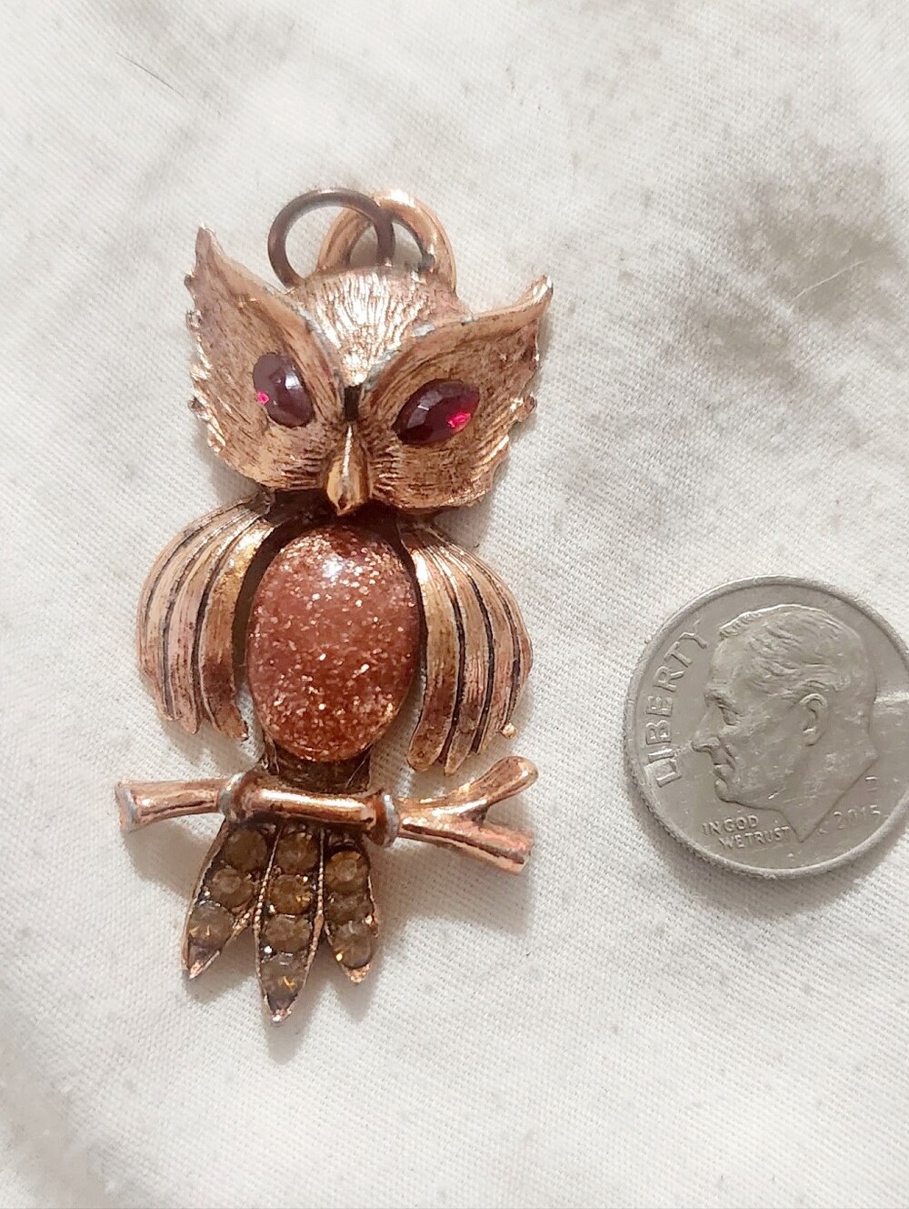 Source Unknown Gold-Tone Owl Pendant with Pink Gem Eyes